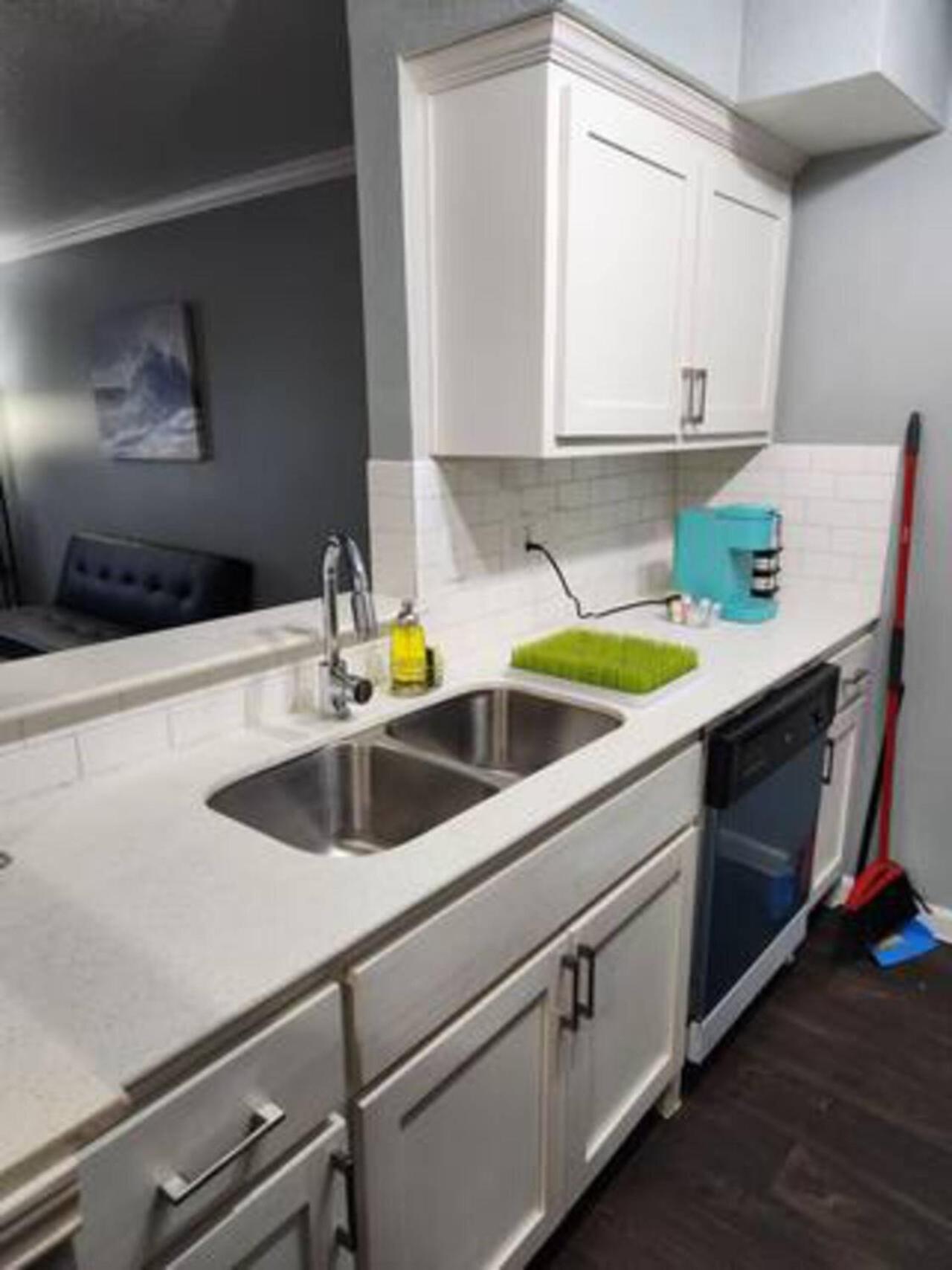 Blue Shark *B501* @ Medical Center 1Br Modern King Apartment With Private Patio ヒューストン エクステリア 写真